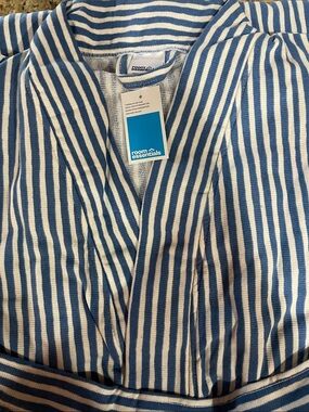 Room Essentials Navy and White Striped Lightweight Robe